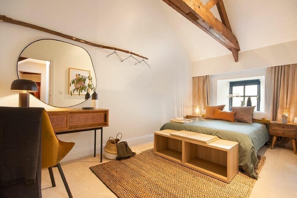 The Bolthole