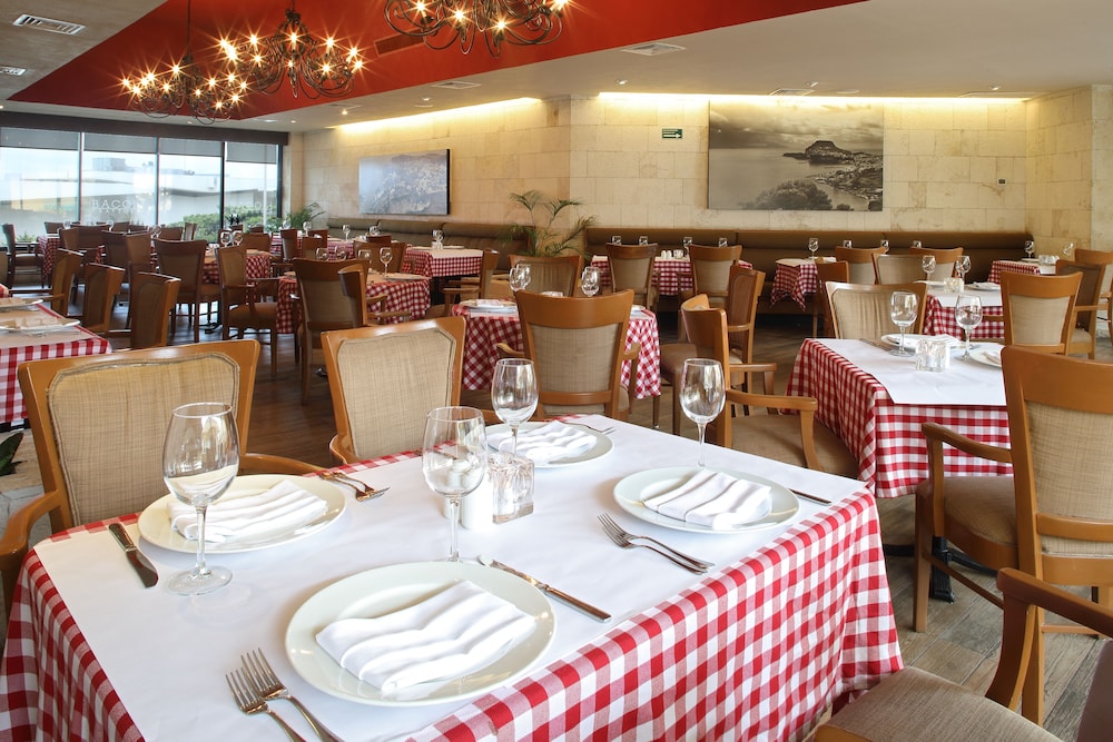 Emporio Cancun Optional All Inclusive
