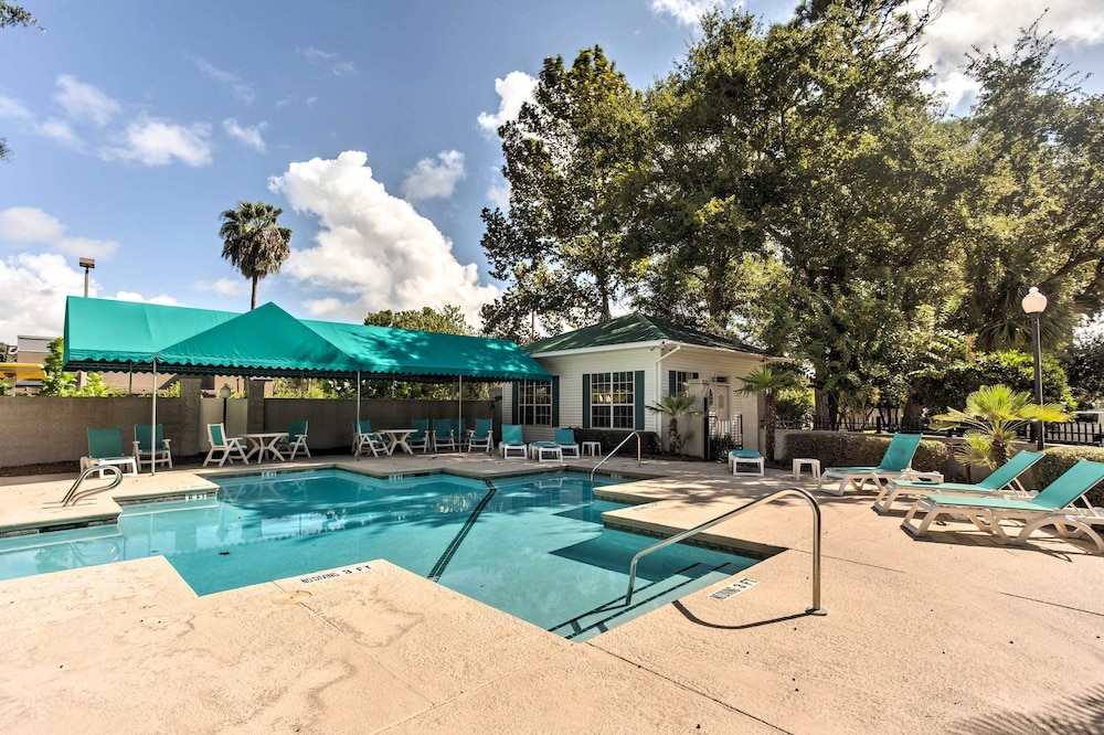 Chic St Simons Townhome w/ Patio  Pool Access! - Property Image 13