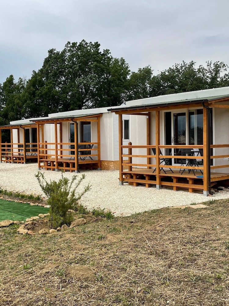 Functional Mini Luxury Lodges Near Camerino view 3