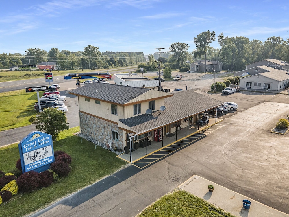 Great Lakes Inn and Suites view 2