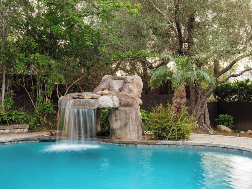 Luxury 5br 3 5ba w Pool Hot Tub