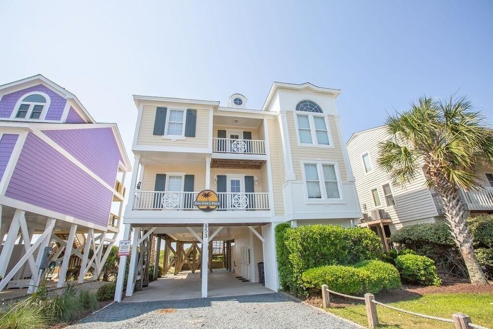 Paw-paw's Place 6 Bedroom Home by RedAwning