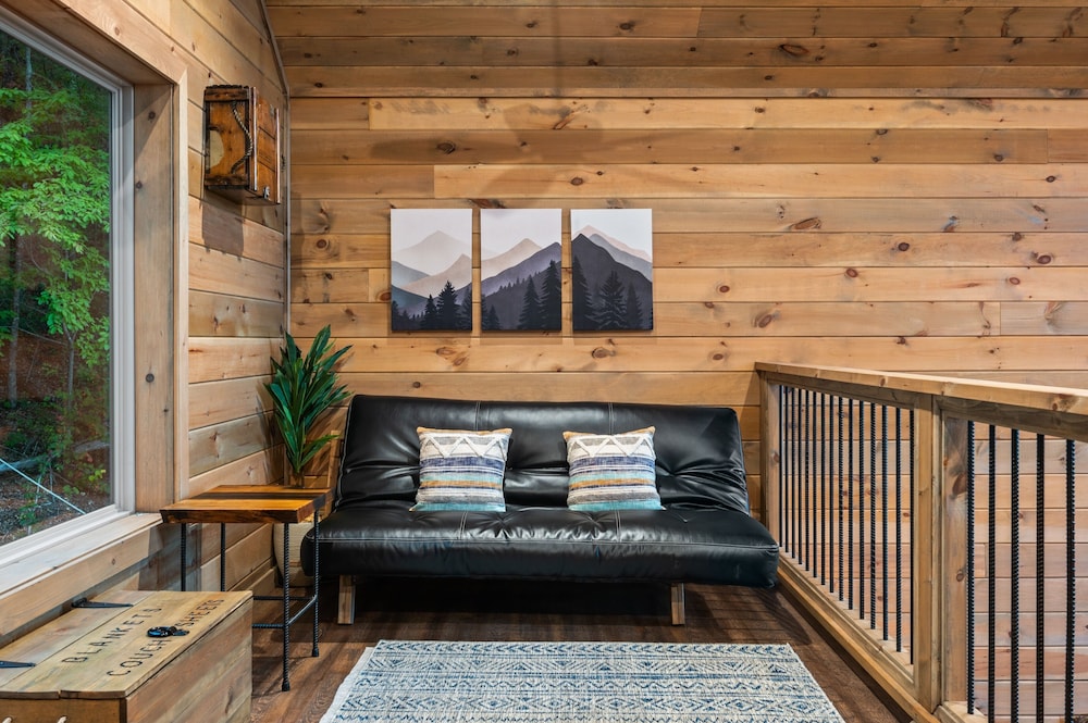Goodness Gracious 3 Bedroom Cabin by RedAwning - Property Image 46