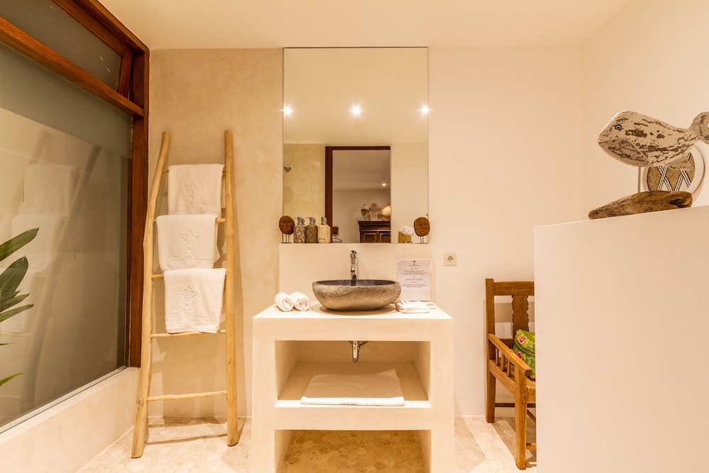 Villa Namu by Alfred in Bali - Family 5 BD Dream in Seminyak Oberoi Beach