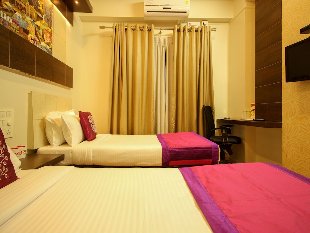 OYO 7752 Hotel Diva Residency