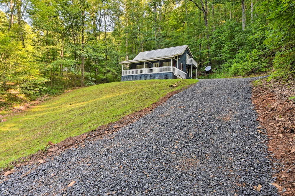 Secluded Cabin w/ Porch - 7 Miles to Lake Chatuge! view 2