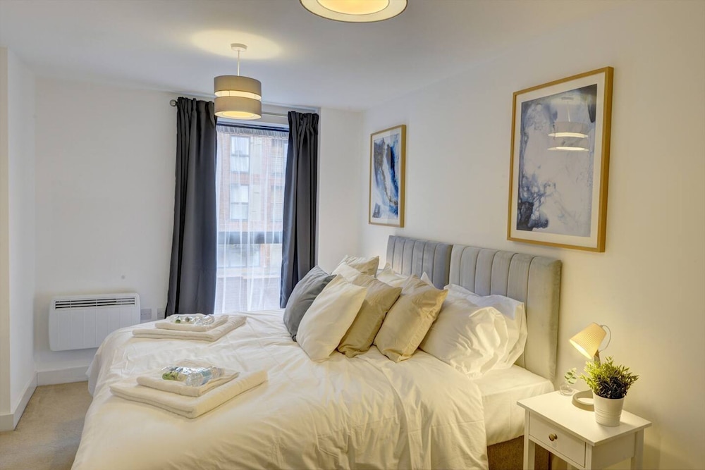 Lovely Flat in Kiln Close With Free Parking