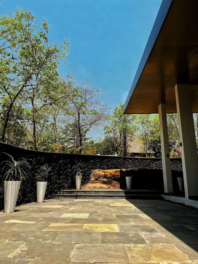 Bird's Nest Resort - Shahapur