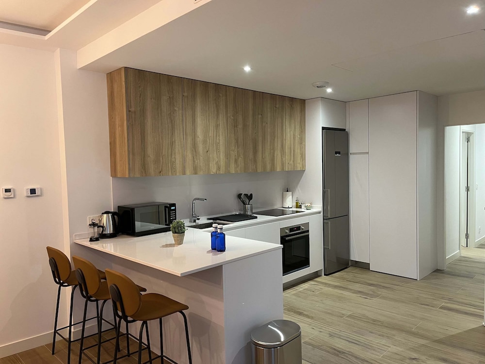w Chic Urban 3BR w Sunny Terrace in Chueca