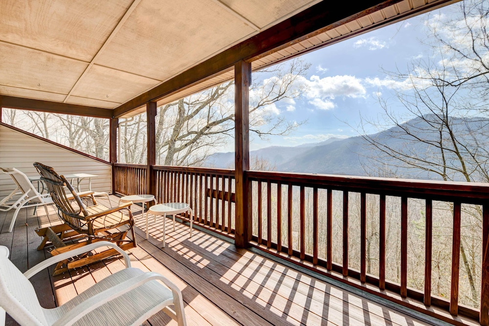 Stunning Maggie Valley Getaway w/ Decks, Fire Pit! view 5