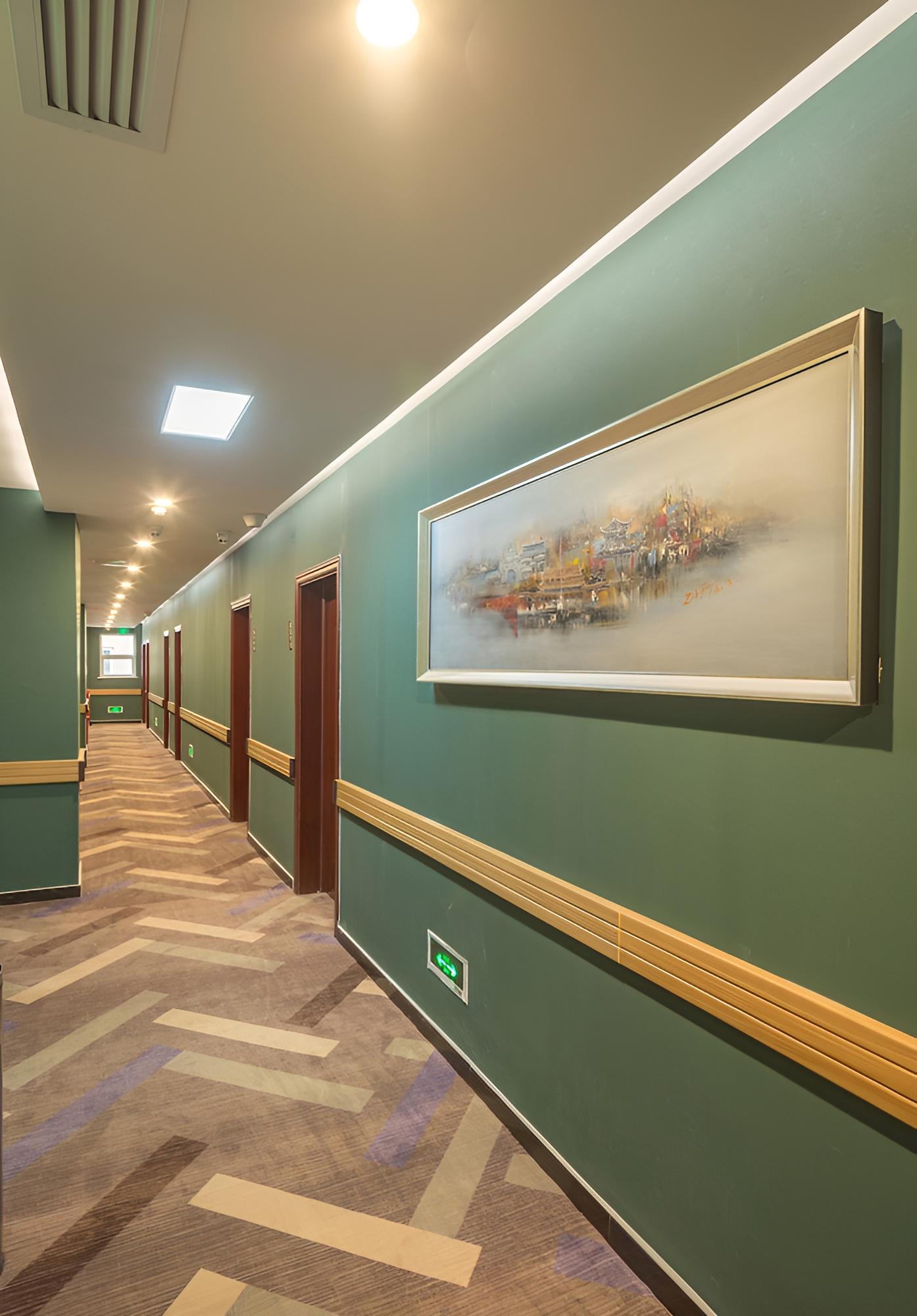 Hill Lily Hotel