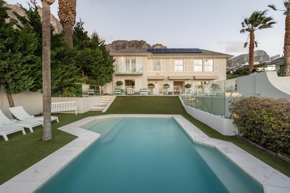 Incredible 6bed w Pool in Camps Bay Villa Galazzio