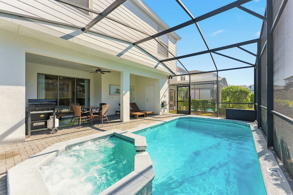 Family 6BR Home, Pool & Game Room