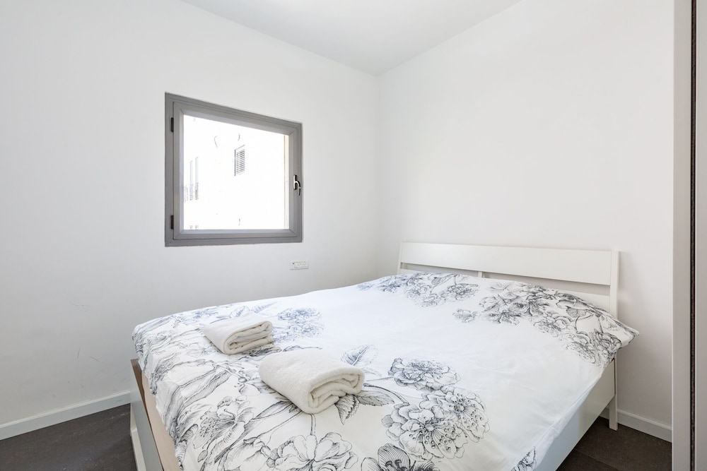 Beautiful Apt by the Beach - 2BDR- TL38 view 3