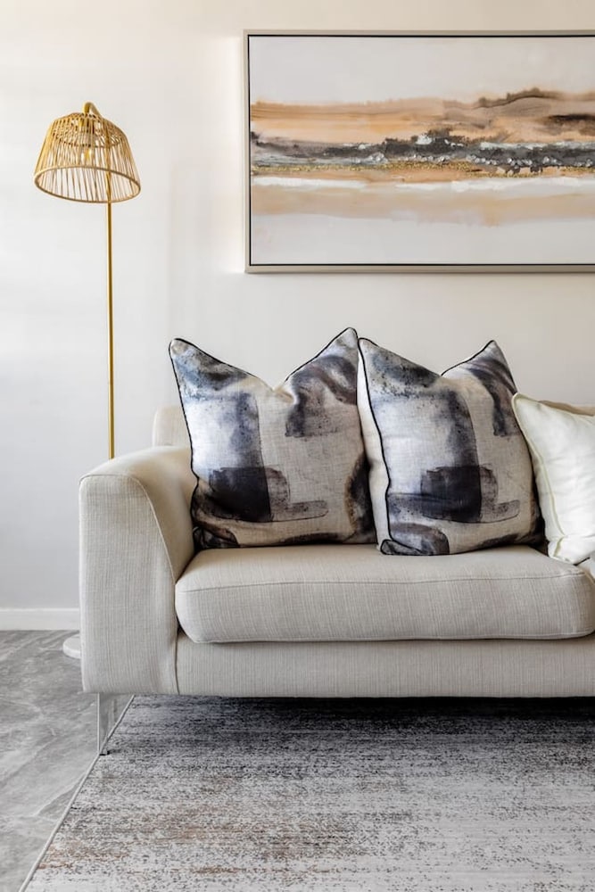 Sea-facing Apartment at Adelphi Galleria Seapoint
