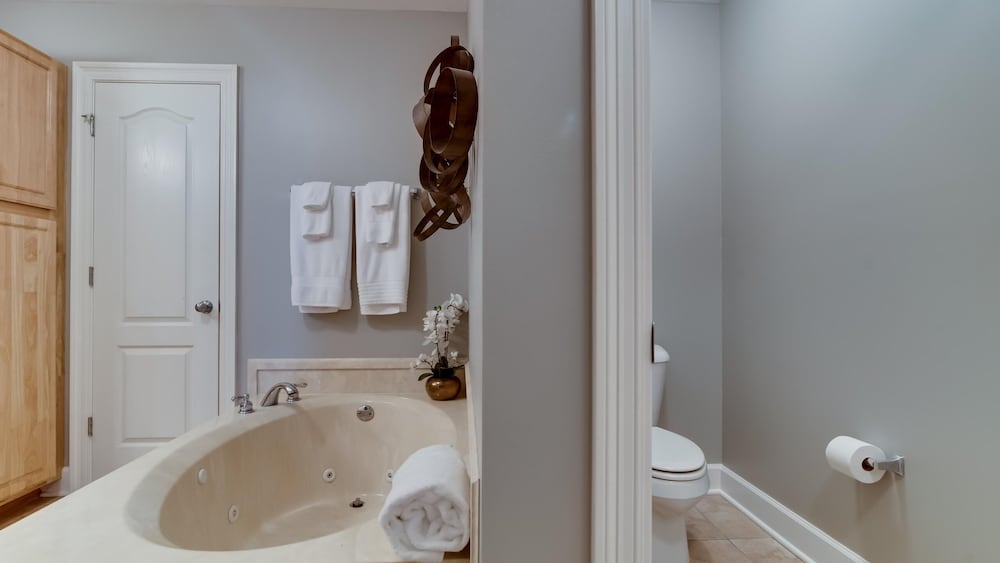 The Oasis at Orange Beach #2110 by Southern Vacation Rentals