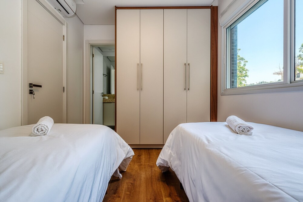Modern Apt With Balcony 150m From the sea Abc0202