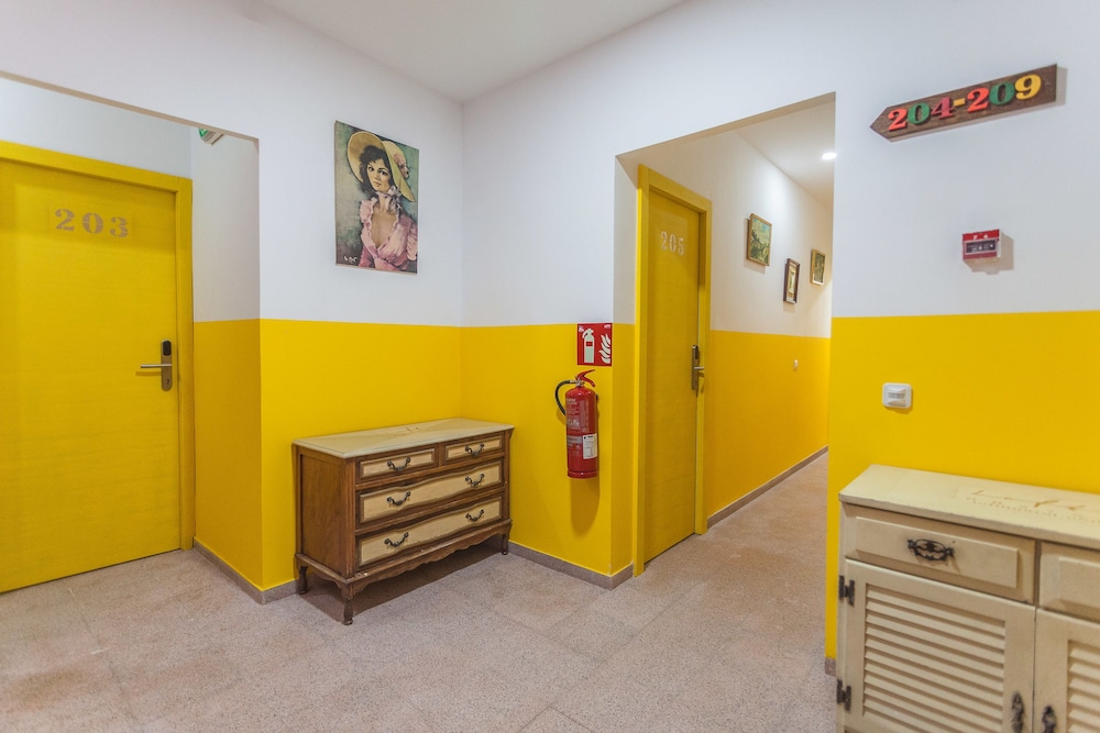 LOFT HOSTAL Group 52