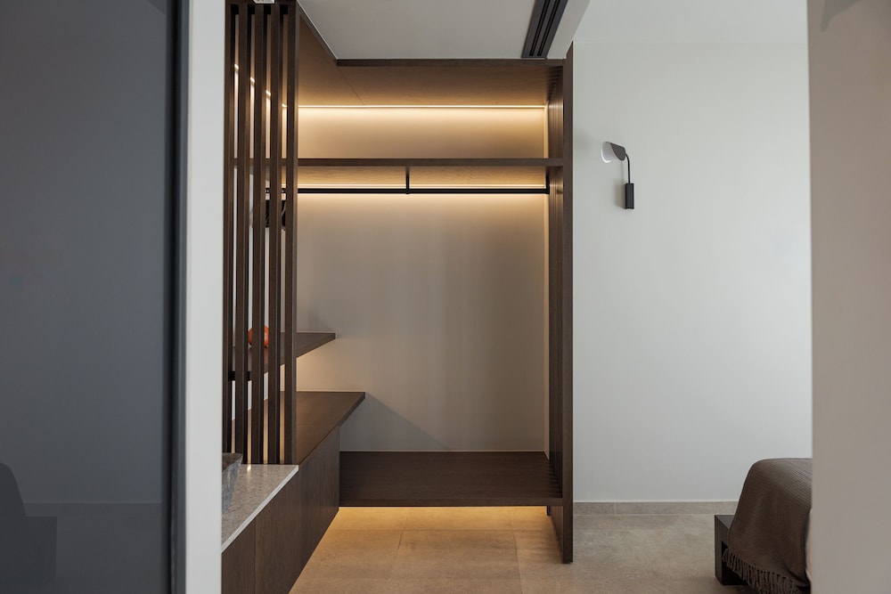 Neromai Cave Luxury Villas