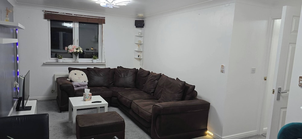 Stylish 2-bed Apartment in Newport, Perfect for a Relaxing Getaway
