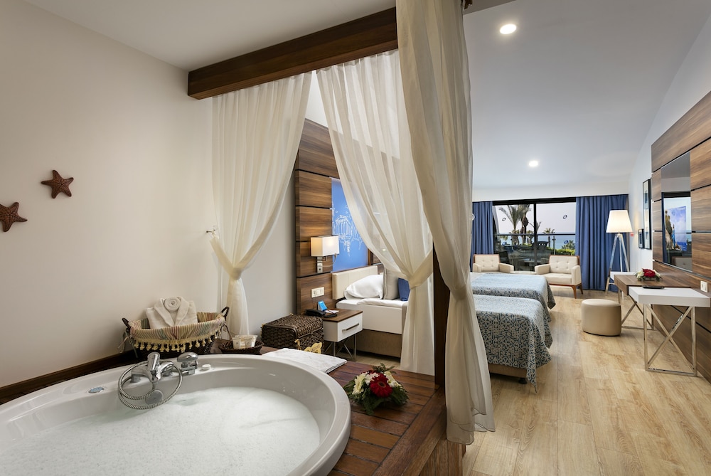 Limak Atlantis De Luxe Hotel & Resort - All Inclusive