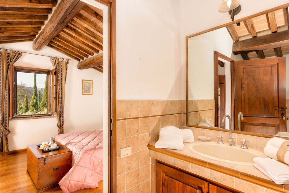 Podere Baiocco Sleeps 22 People 2 Private Pools Walking Distance to Town-podere Baiocco