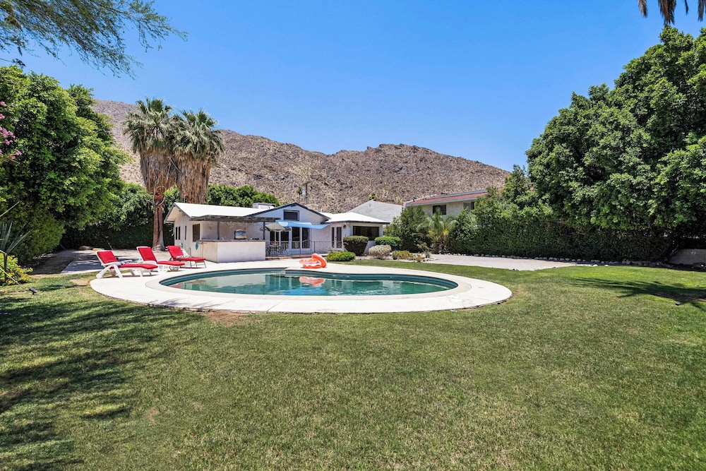 Dandelion by Avantstay Pool, 0.2mi to Downtown!