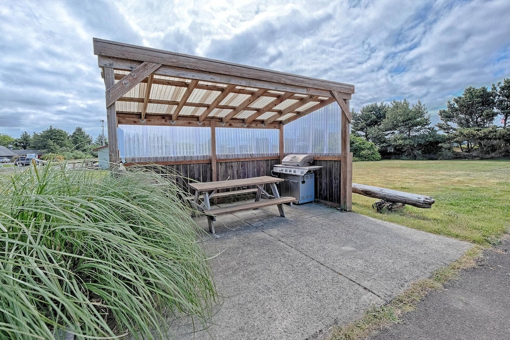Blue Skys Condo in Ocean Shores