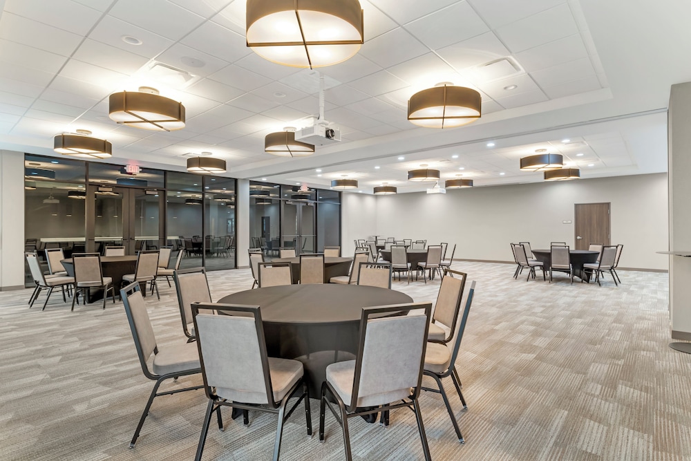 Cambria Hotel Northlake Conference Center - Roanoke