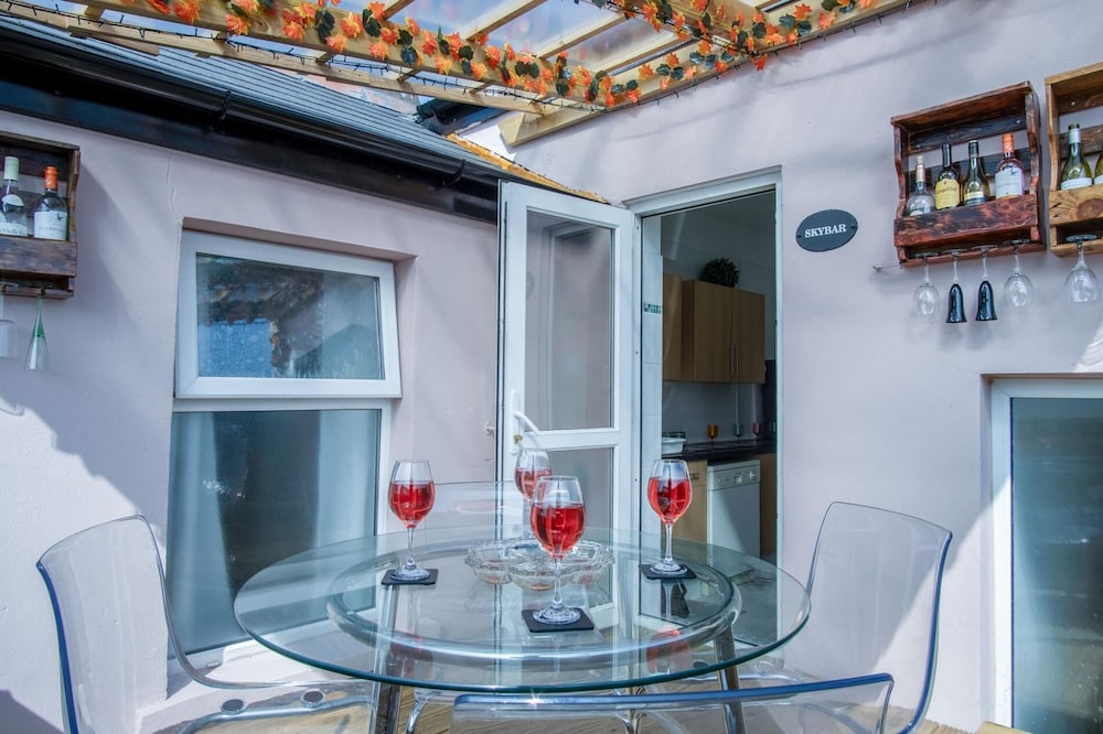 Skyfall - 2 Bedroom Apartment - Milford Haven