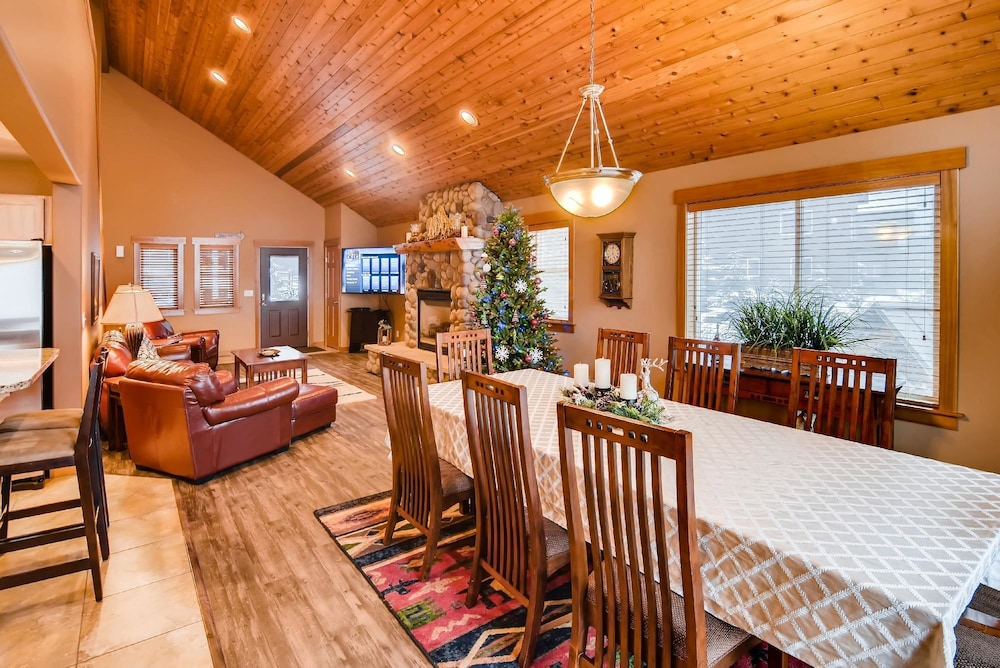 Tiger Lilly Lodge