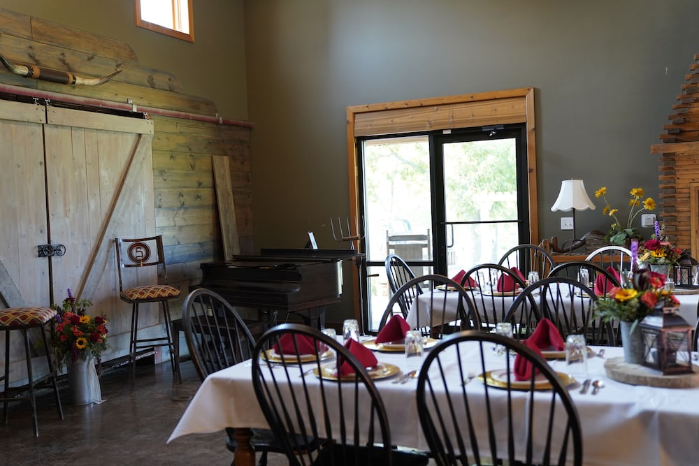 Lawrence Vacations - Circle S Ranch - Property Image 54