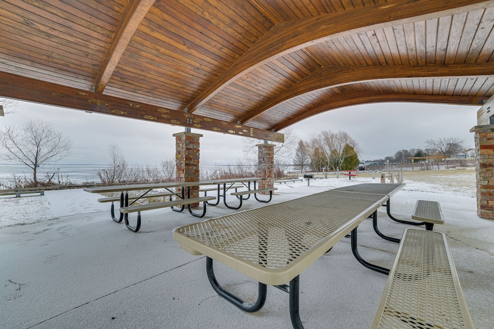 Historic Houghton Lake Getaway Near Shoreline - Property Image 10