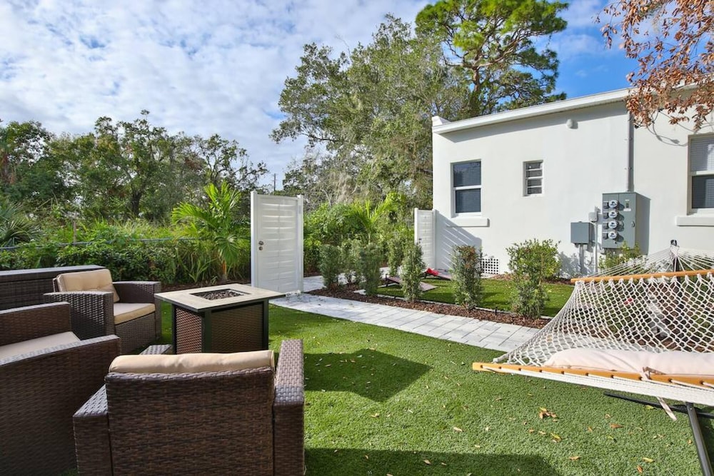 Walkable to Downtown - Casita 1 view 3