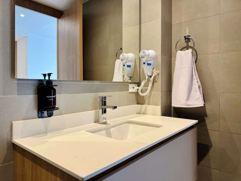 w Remarkable 1BR w Balcony in Santa Barbara