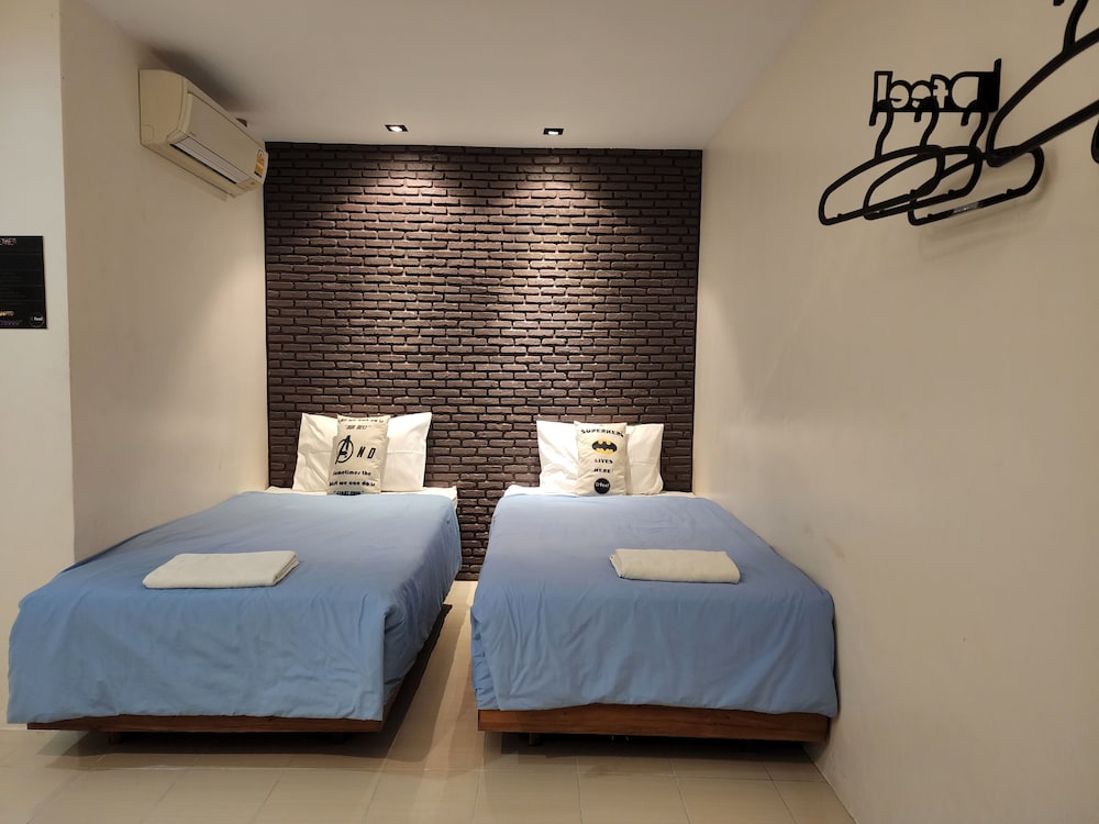 Dfeel House