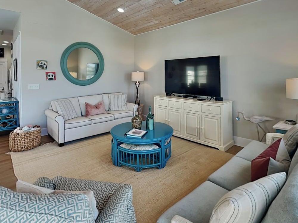 Queens Grant by Topsail Realty