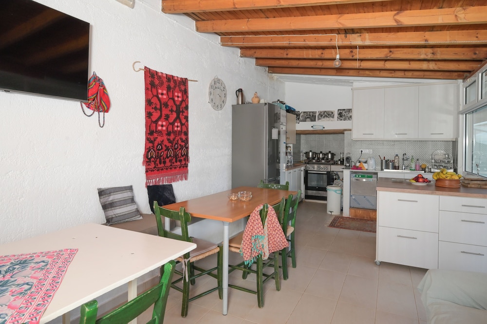 Antonis Apts - Physio Fitness Retreats