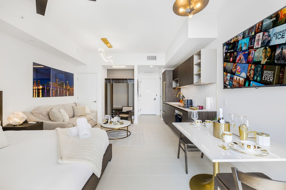 Studio with City Views in Downtown Miami