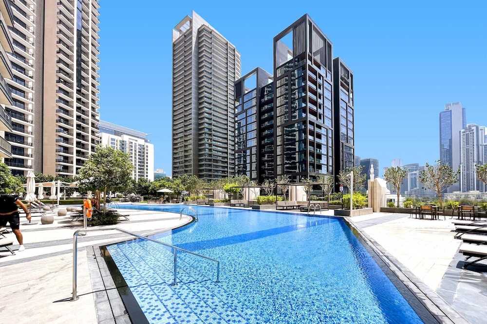Lux 4BR Duplex in Blvd of Downtown