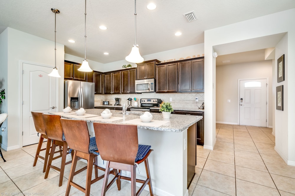 1939majorca Fantastic 5 Bed 4 Bathroom Town Home - Image 4