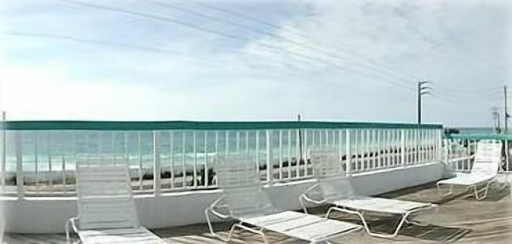 Surfside 1210 2 Bedroom Apartment by BnD
