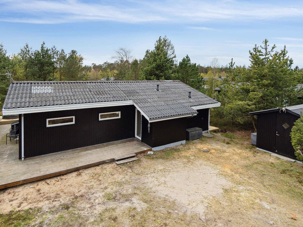 5 Star Holiday Home in Hals
