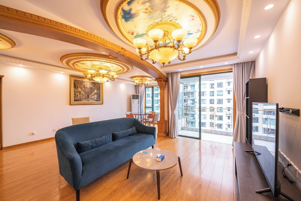 Tyms Xujiahui Premium 2BR APT Metro