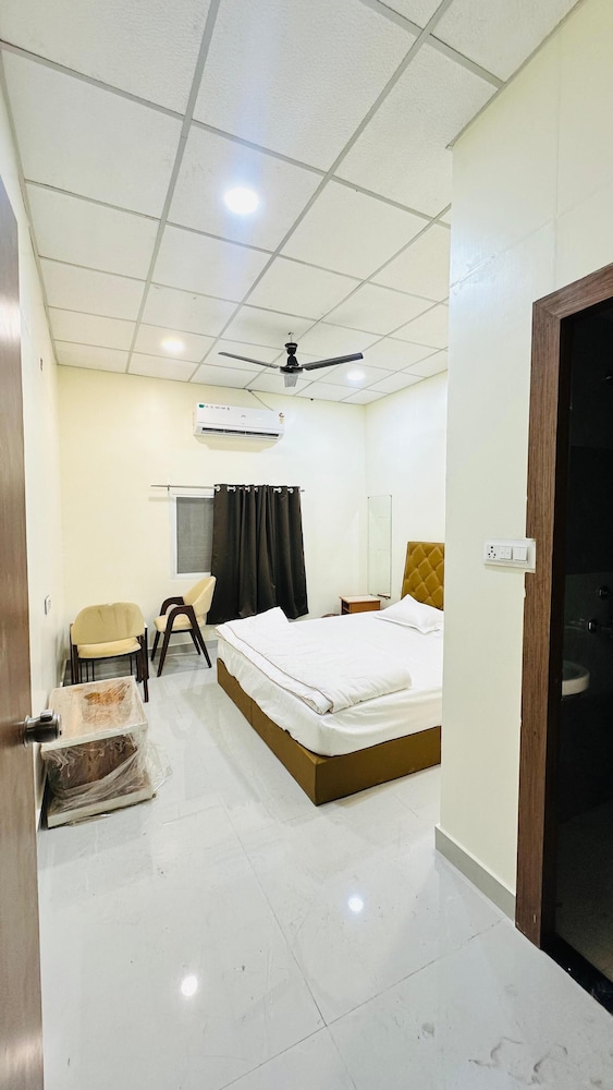 Hotel Wagheshwari