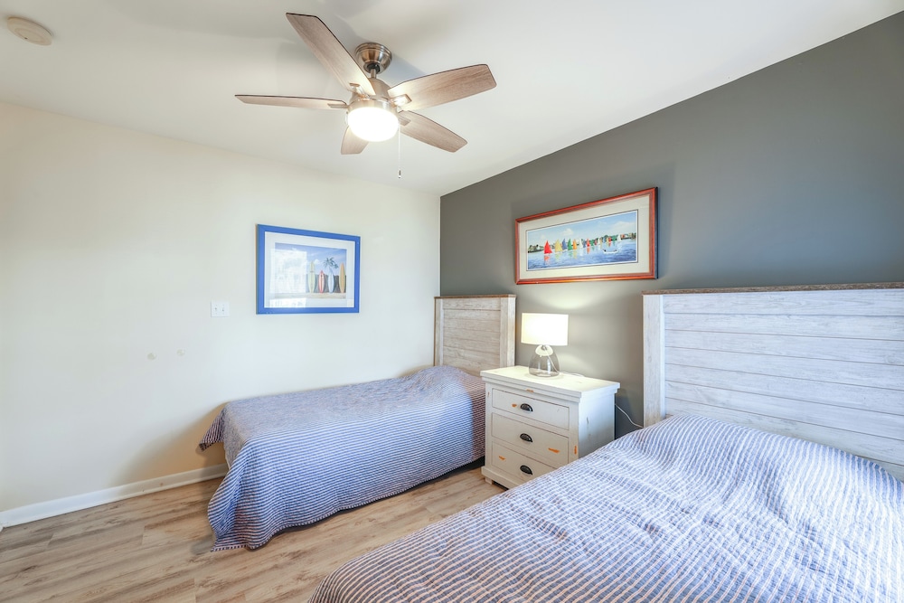 Spacious Sea Colony Condo w/ Pool Access!