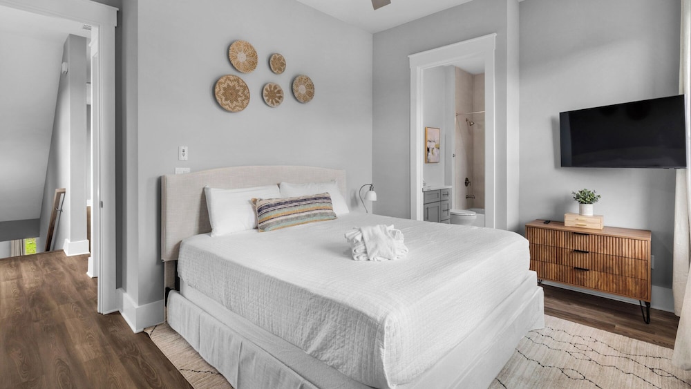 Inlet Beach Retreat With Rooftop Views, 4 Bikes + Free Attraction Tickets!