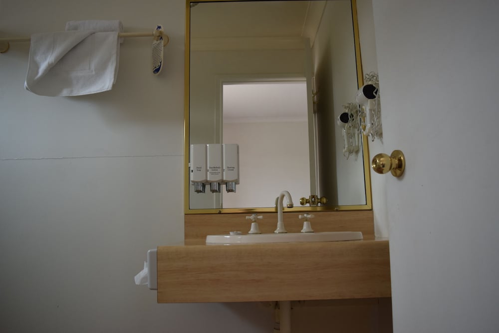 Warwick Vines Motel