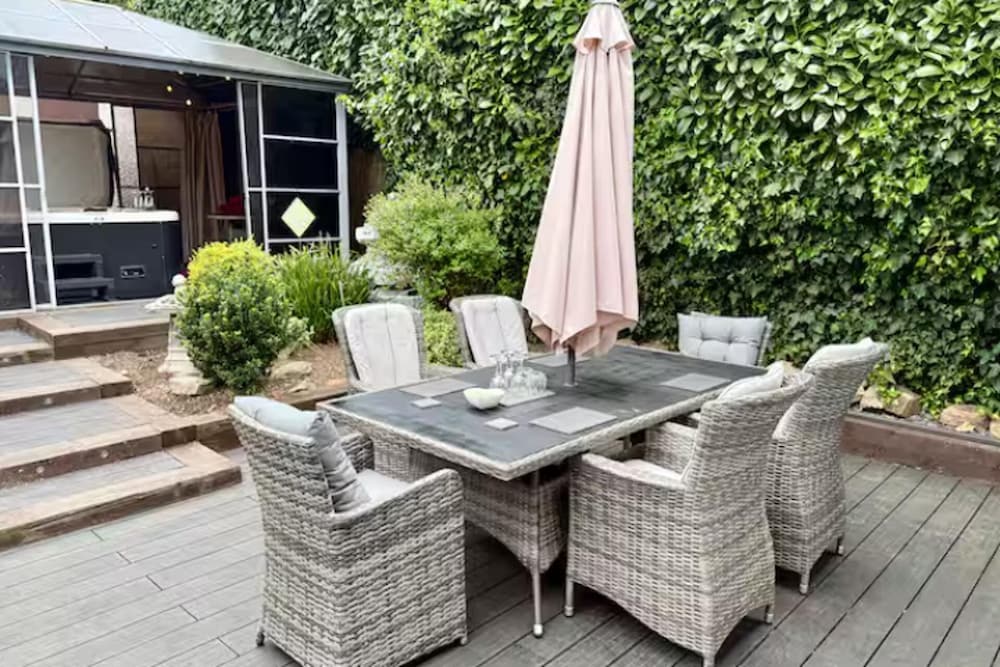 3 Bed-sleeps 6-hot Tub-pet Friendly-parking